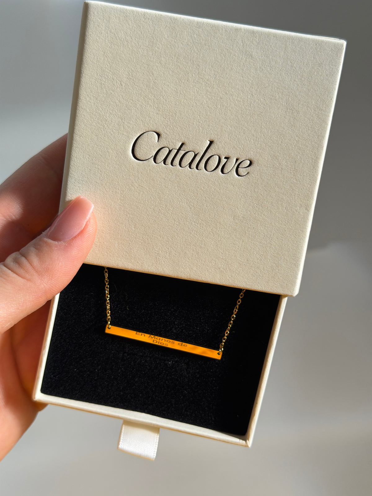COLLAR EN MANOS DE DIOS